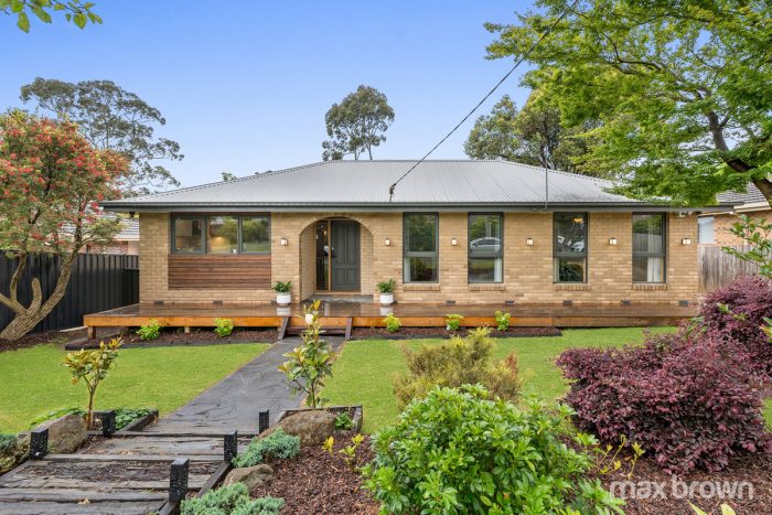 10 Magnolia Grove, Montrose VIC 3765, Australia