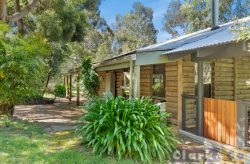 2 West Ct, Jamieson VIC 3723, Australia