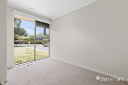 Unit 1/3 Woodlea Dr, Glen Waverley VIC 3150, Australia