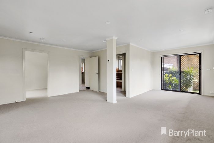 Unit 1/3 Woodlea Dr, Glen Waverley VIC 3150, Australia