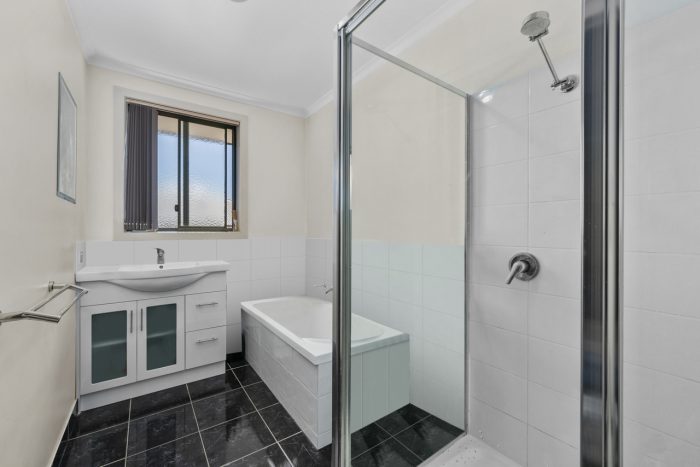 Unit 1/14B Burrows Ave, Brighton TAS 7030, Australia