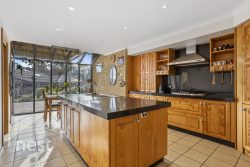 141B Gordons Hill Rd, Lindisfarne TAS 7015, Australia