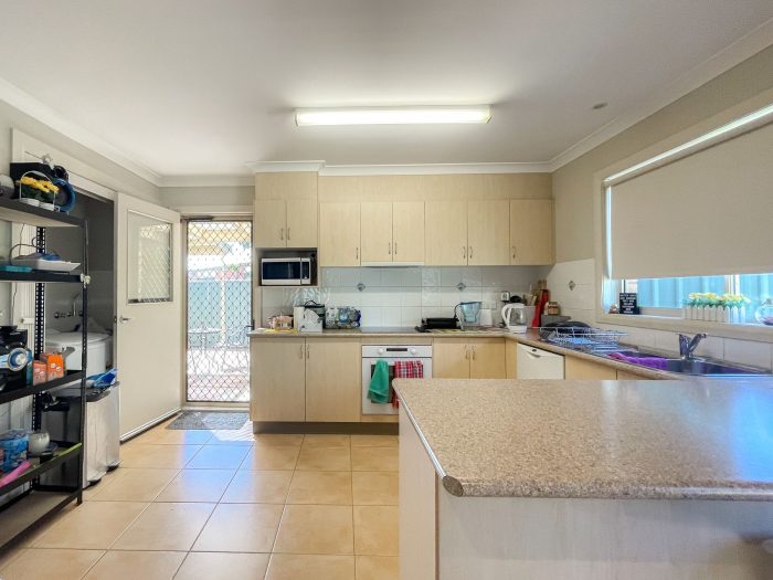 2/10 Brown St, Swan Hill VIC 3585, Australia