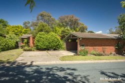 4 Dangar Pl, Charnwood ACT 2615, Australia