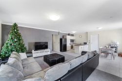 2 Kindra Way, Nollamara WA 6061, Australia