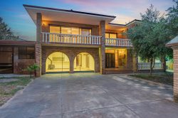 224 Burke Dr, Attadale WA 6156, Australia