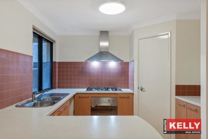 1/108 Surrey Rd, Rivervale WA 6103, Australia