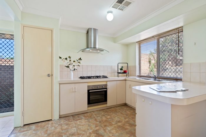 1/13 Tate St, Bentley WA 6102, Australia