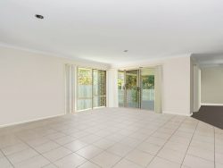 2 Tuxworth Pl, Pimpama QLD 4209, Australia