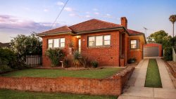 332 Walsh St, East Albury NSW 2640, Australia