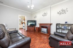 8 Finnan St, Cloverdale WA 6105, Australia