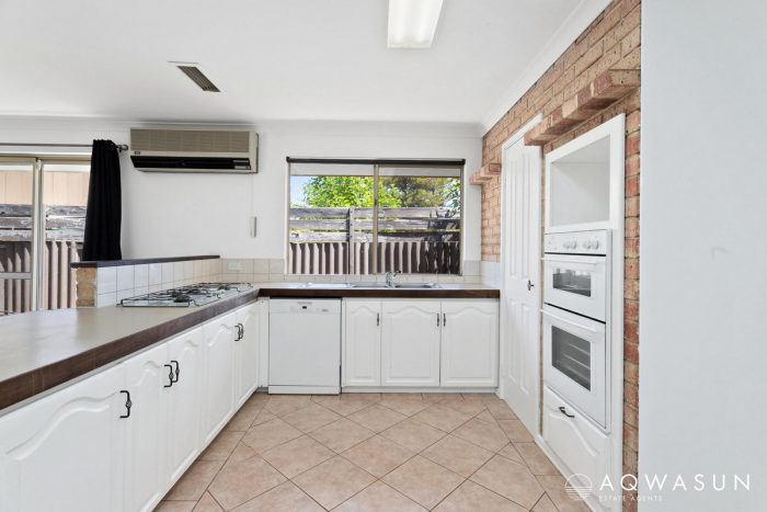 3 Bannon St, Singleton WA 6175, Australia