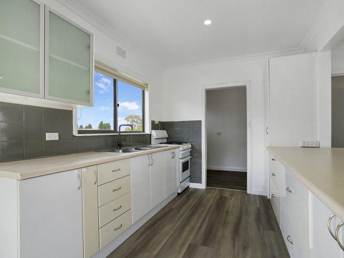 4 Miller Cres, Hamilton VIC 3300, Australia