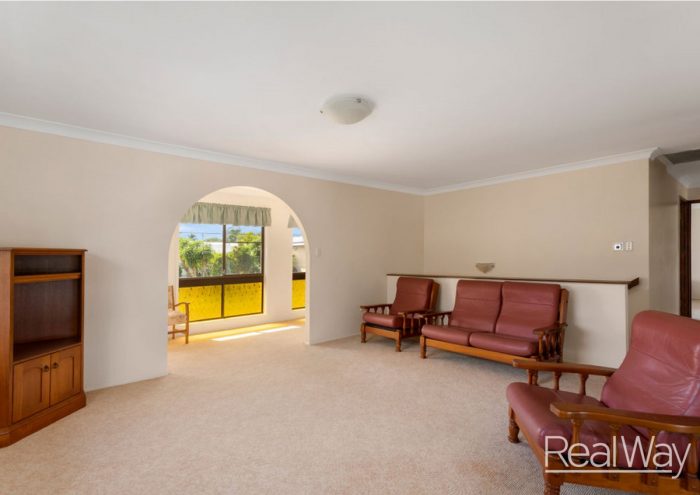 8 Boettcher Ave, Flinders View QLD 4305, Australia