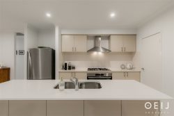 28 Aquamarine Parade, Treeby WA 6164, Australia