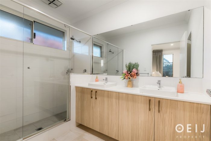 28 Aquamarine Parade, Treeby WA 6164, Australia