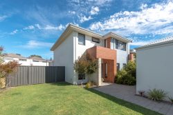 10 Perway Ln, Bassendean WA 6054, Australia