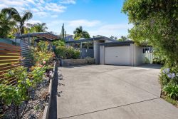 5 Dwyer Cres, Bellbridge VIC 3691, Australia