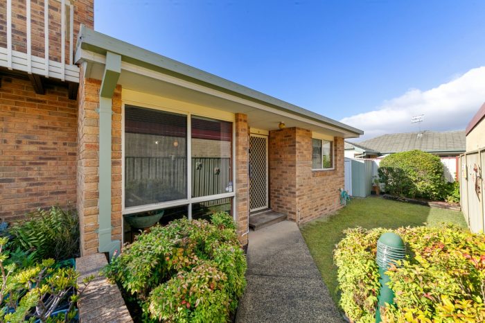 Unit 3/9 Edward St, Woy Woy NSW 2256, Australia