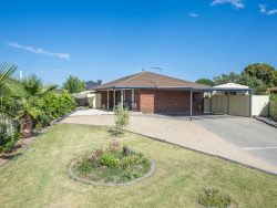 1 English Ct, Shepparton VIC 3630, Australia