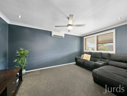 18 Tulloch Terrace, Cessnock NSW 2325, Australia