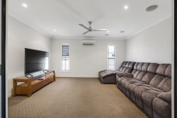 11 Gaye Ct, Ooralea QLD 4740, Australia