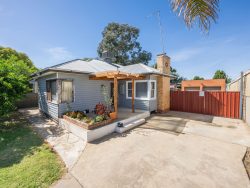 4 Maple St, Shepparton VIC 3630, Australia