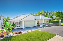 5 Mooring Ave, Corlette NSW 2315, Australia