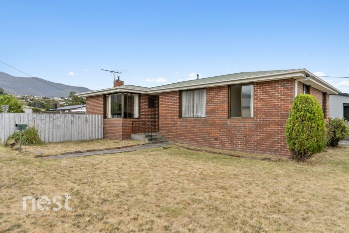 2 Neera Ct, Berriedale TAS 7011, Australia