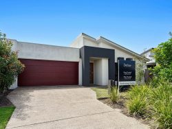 27 Potts St, Palmview QLD 4553, Australia