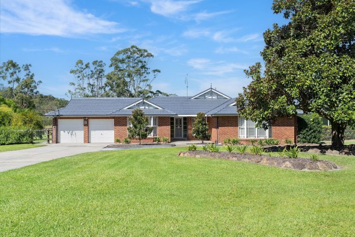 10 Brookfield Cl, Jilliby NSW 2259, Australia