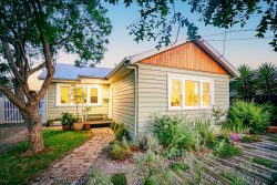 12 Thomson St, Maidstone VIC 3012, Australia