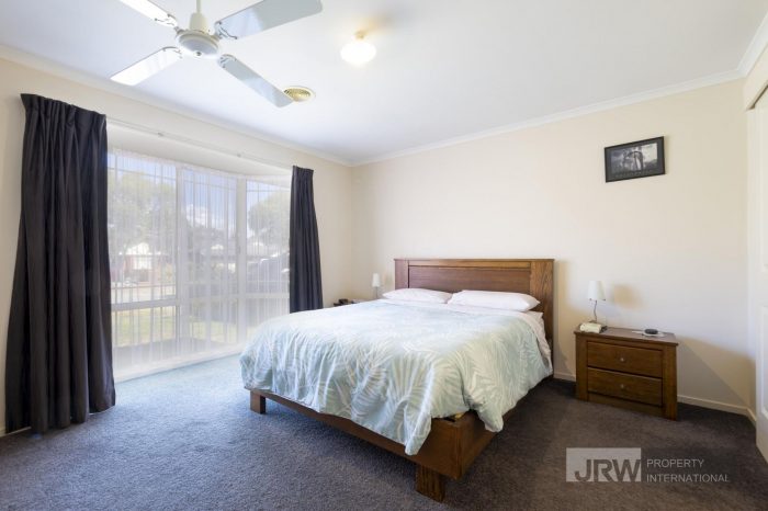 14 Slessor Ave, Lynbrook VIC 3975, Australia