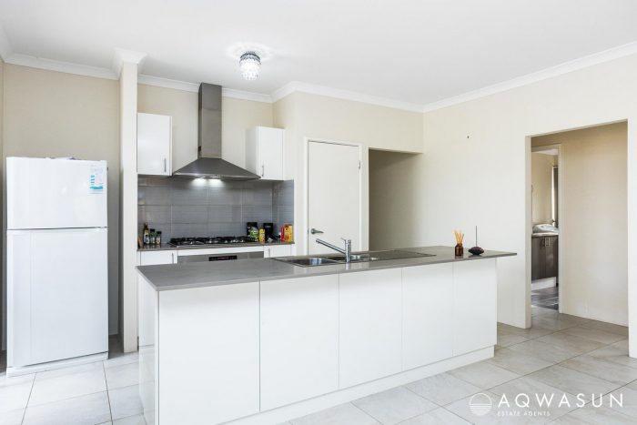 11 Comet St, Singleton WA 6175, Australia