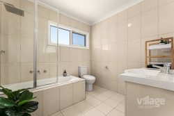 Unit 7/9 Trembath Ct, Altona Meadows VIC 3028, Australia