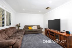 99 Yentoo Dr, Glenfield Park NSW 2650, Australia