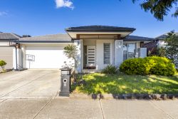 4 Loxwood Ct, Deer Park VIC 3023, Australia