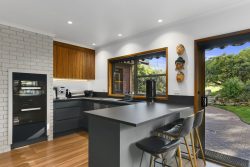 30 Cedar St, Lindisfarne TAS 7015, Australia