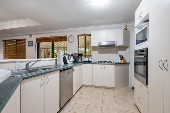 13 Russell St, Lamington WA 6430, Australia