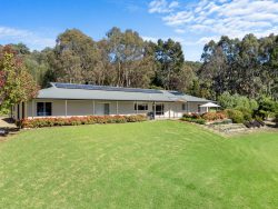 14 Longos Ln, Myrtleford VIC 3737, Australia