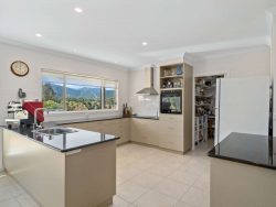 14 Longos Ln, Myrtleford VIC 3737, Australia