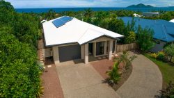 12 Rise Cres, Mission Beach QLD 4852, Australia