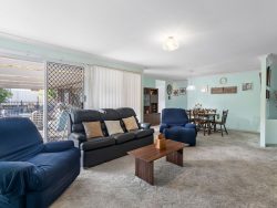 79 Roper Rd, Blue Haven NSW 2262, Australia