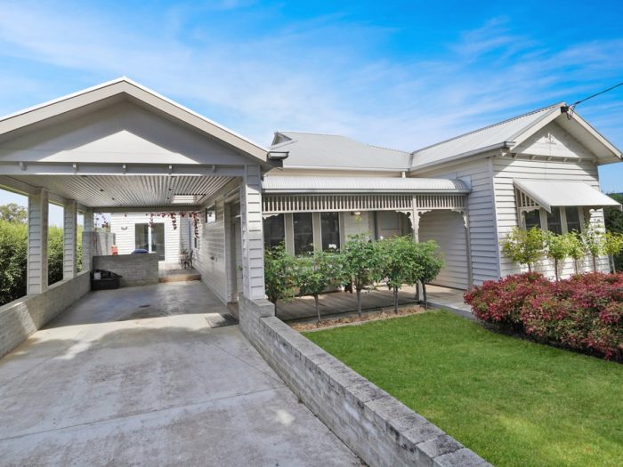 8 Sedgewick St, Hamilton VIC 3300, Australia