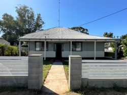 22 Hampton St, Northam WA 6401, Australia