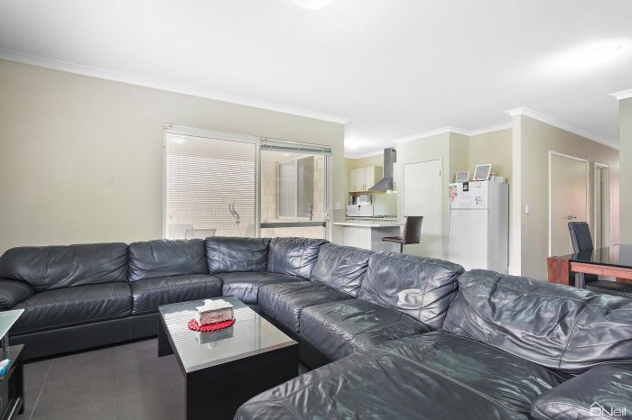 Unit 4/21 Brackley Rd, Armadale WA 6112, Australia