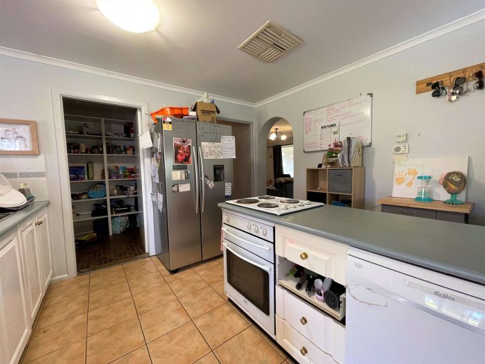 16 Briggs St, Young NSW 2594, Australia