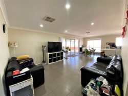 8 Henry Pl, Young NSW 2594, Australia