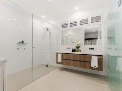 14 Santabelle Cres, Clear Island Waters QLD 4226, Australia