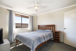 Unit 9/8 Warner Ave, Wyong NSW 2259, Australia